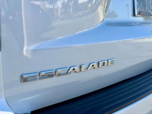Used 2024 Cadillac Escalade ESV Luxury image 20