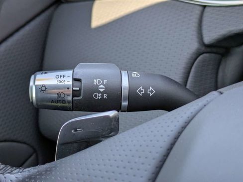 Used 2022 Land Rover Range Rover Evoque R-Dynamic S image 35