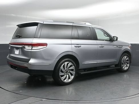 Certified 2023 Lincoln Navigator Reserve AWD/4WD image 7