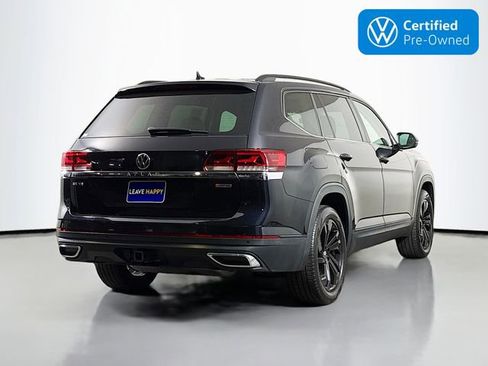 Certified 2022 Volkswagen Atlas SE w/ Black Wheel Package AWD/4WD image 7