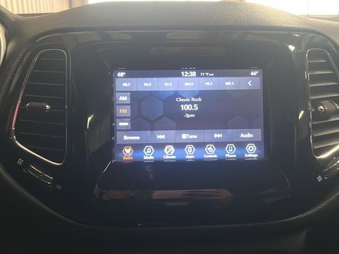 Used 2019 Jeep Compass Latitude AWD/4WD image 22