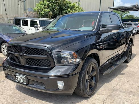 Used 2018 RAM 1500 Lone Star image 3