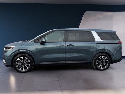 Certified 2024 Kia Carnival EX image 2