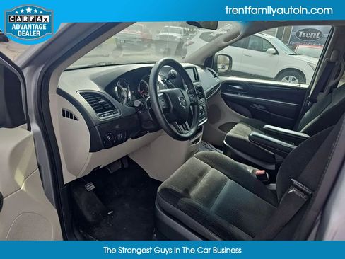 Used 2018 Dodge Grand Caravan SE image 31