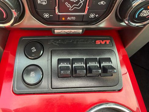 Used 2013 Ford F150 Raptor w/ Luxury Equipment Group image 21