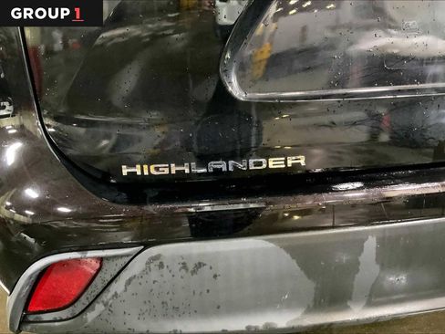 Certified 2021 Toyota Highlander XLE image 10