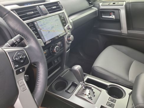 Certified 2022 Toyota 4Runner SR5 Premium image 24