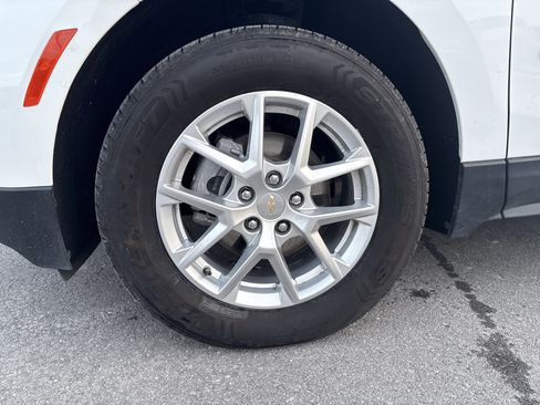 Used 2024 Chevrolet Equinox LT image 11