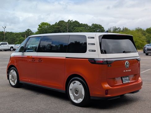 Used 2025 Volkswagen ID. Buzz 1st Edition RWD image 7