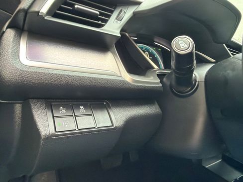 Used 2017 Honda Civic Touring image 30