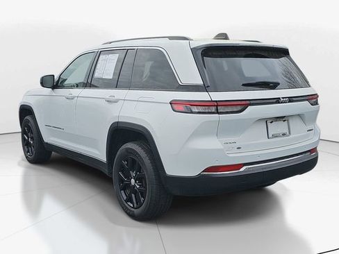 Used 2024 Jeep Grand Cherokee Limited AWD/4WD image 7