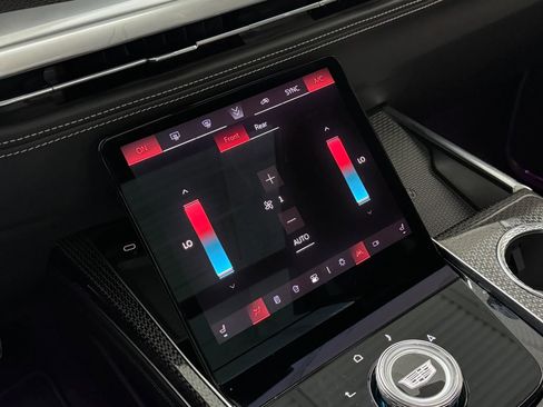 Used 2026 Cadillac Escalade ESV V w/ LPO, ONYX Package image 32