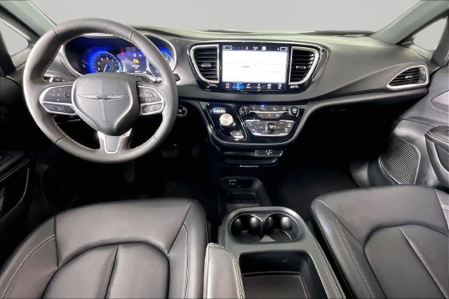Used 2026 Chrysler Pacifica Select FWD image 7