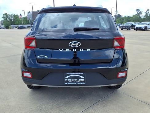 New 2026 Hyundai Venue SEL FWD image 3
