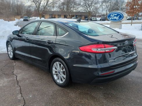 Used 2020 Ford Fusion SE image 6