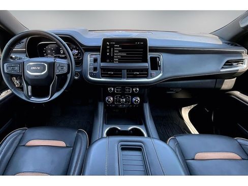 Used 2024 GMC Yukon XL AT4 w/ Technology Package AWD/4WD image 7