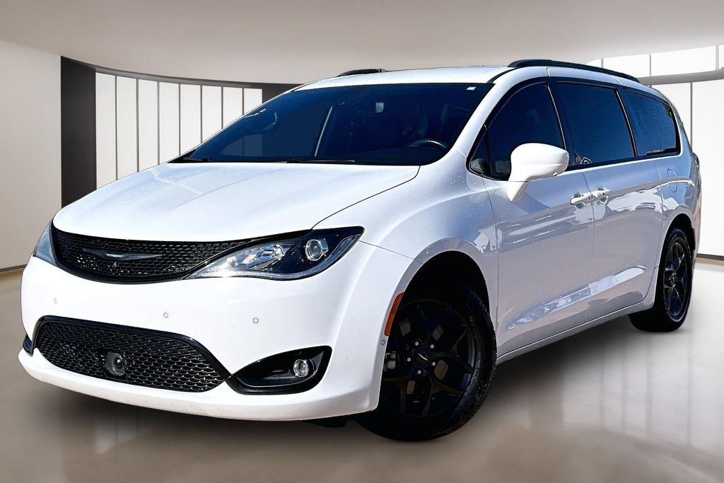 Used 2020 Chrysler Pacifica Touring-L Plus w/ Advanced Safetytec Group FWD image 1