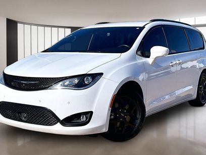 Used 2020 Chrysler Pacifica Touring-L Plus w/ Advanced Safetytec Group