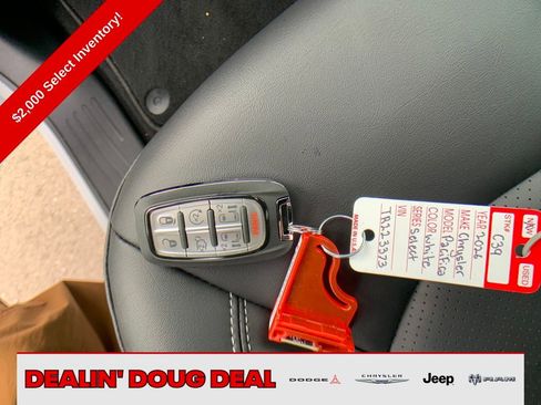 New 2026 Chrysler Pacifica Select w/ S Appearance Package image 32