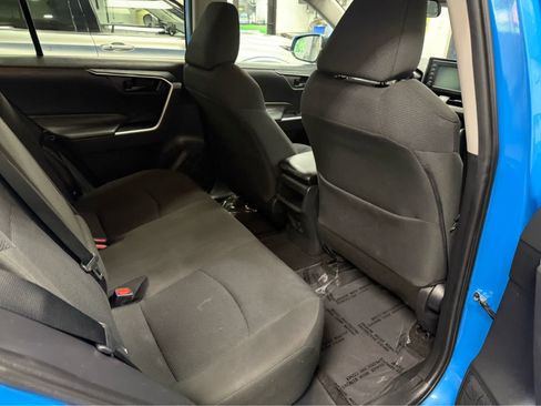 Used 2019 Toyota RAV4 LE w/ All Weather Liner Package AWD/4WD image 25