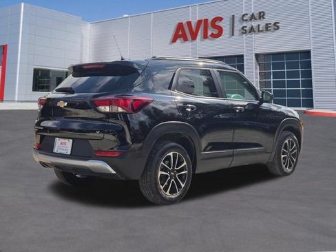 Used 2025 Chevrolet TrailBlazer LT AWD/4WD image 5