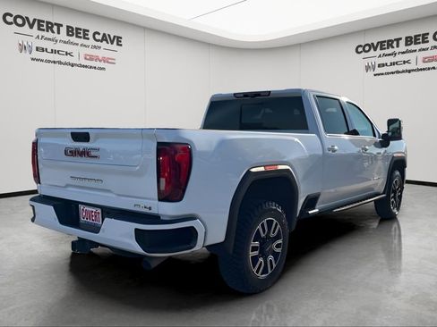 Used 2022 GMC Sierra 2500 AT4 w/ AT4 Premium Plus Package image 9