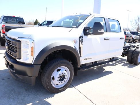 New 2025 Ford F550 4x4 Crew Cab Super Duty image 9