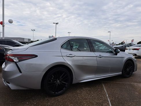 Used 2024 Toyota Camry XSE FWD image 5