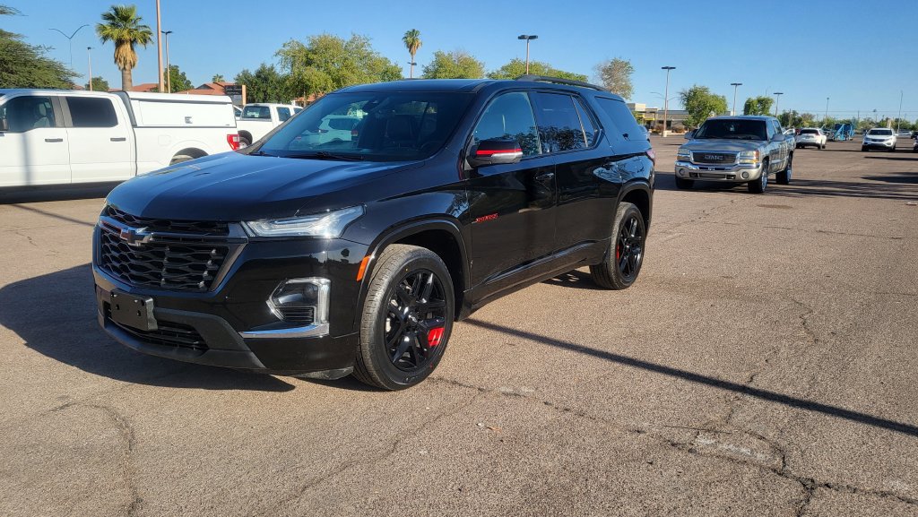 Used 2022 Chevrolet Traverse Premier w/ Redline Edition FWD image 4