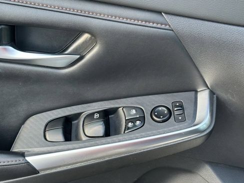 Certified 2023 Nissan Sentra SR w/ SR Premium Package image 18