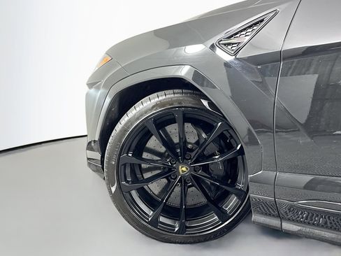 Used 2020 Lamborghini Urus image 40