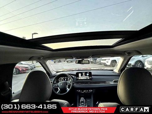 Used 2023 Mitsubishi Outlander SE image 16