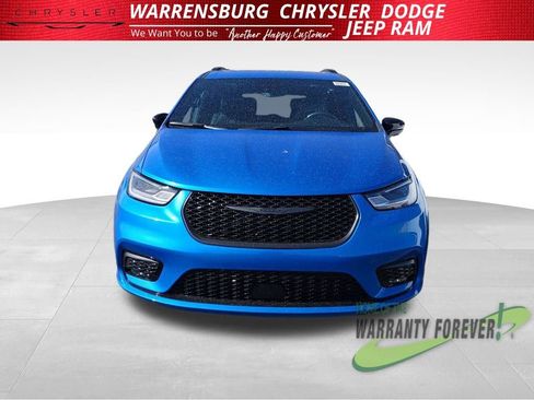 New 2026 Chrysler Pacifica Select image 8