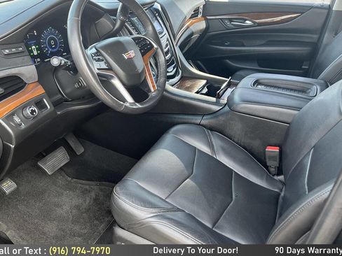 Used 2018 Cadillac Escalade Luxury image 14
