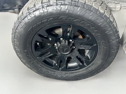 Used 2022 Toyota Tacoma SR w/ SR Convenience Package image 11