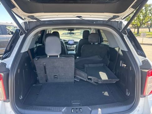 Certified 2023 Ford Explorer XLT w/ Equipment Group 202A AWD/4WD image 9