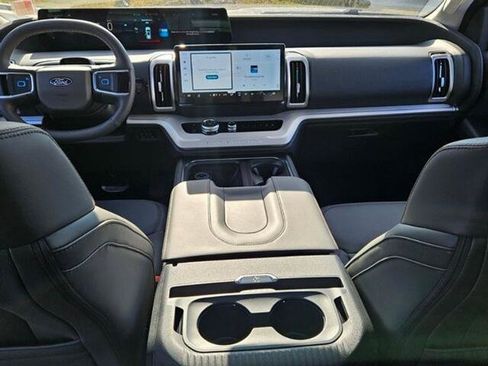 New 2025 Ford Expedition Active image 42