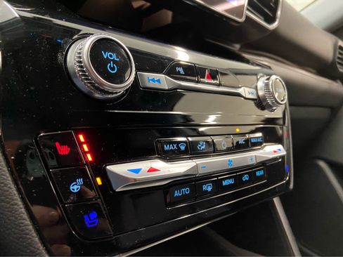 Used 2023 Ford Explorer Limited w/ Equipment Group 301A image 38