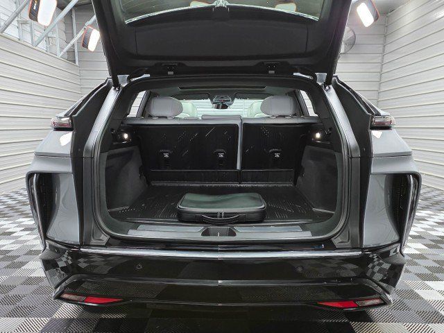 Used 2024 Cadillac Lyriq Luxury w/ LPO, Floor Liner Package AWD/4WD image 43