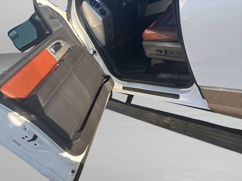 Used 2013 Ford Expedition EL King Ranch image 9