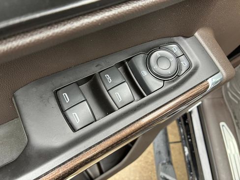 Used 2020 Chevrolet Silverado 1500 RST AWD/4WD image 10