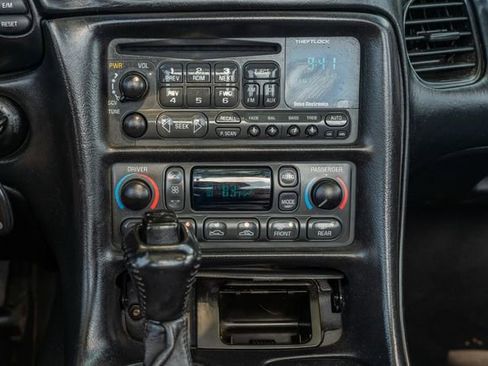 Used 2002 Chevrolet Corvette Convertible w/ Preferred Equipment Group2 image 24