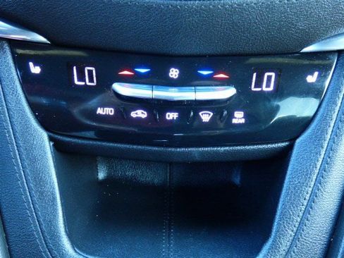 Used 2020 Cadillac XT5 Premium Luxury image 13