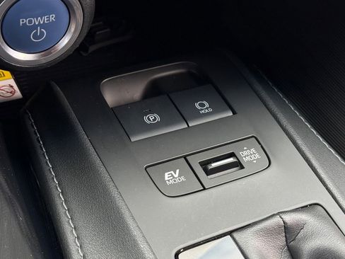 Used 2021 Toyota Venza Limited w/ Carpet Mat Package (TMS) AWD/4WD image 27