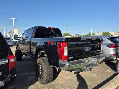 Used 2019 Ford F250 Lariat w/ Lariat Ultimate Package AWD/4WD image 4