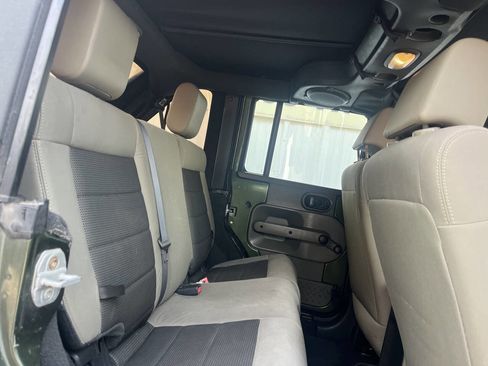 Used 2009 Jeep Wrangler Unlimited X image 17