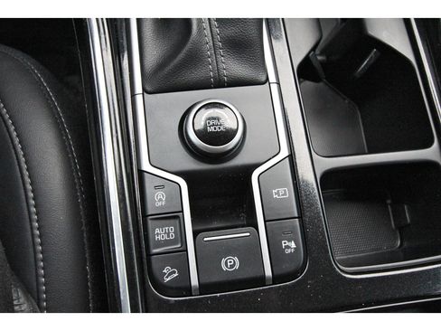 Certified 2023 Kia Sorento SX FWD image 32
