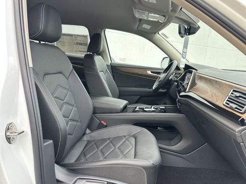 New 2025 Volkswagen Atlas SE image 22