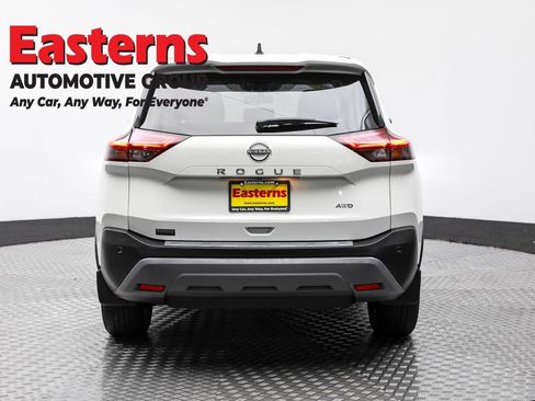 Used 2023 Nissan Rogue S image 6