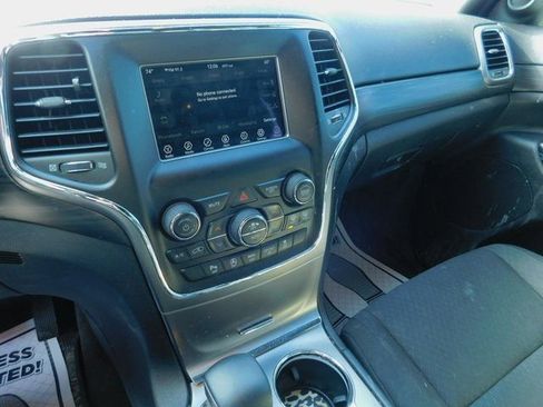 Used 2019 Jeep Grand Cherokee Laredo image 16